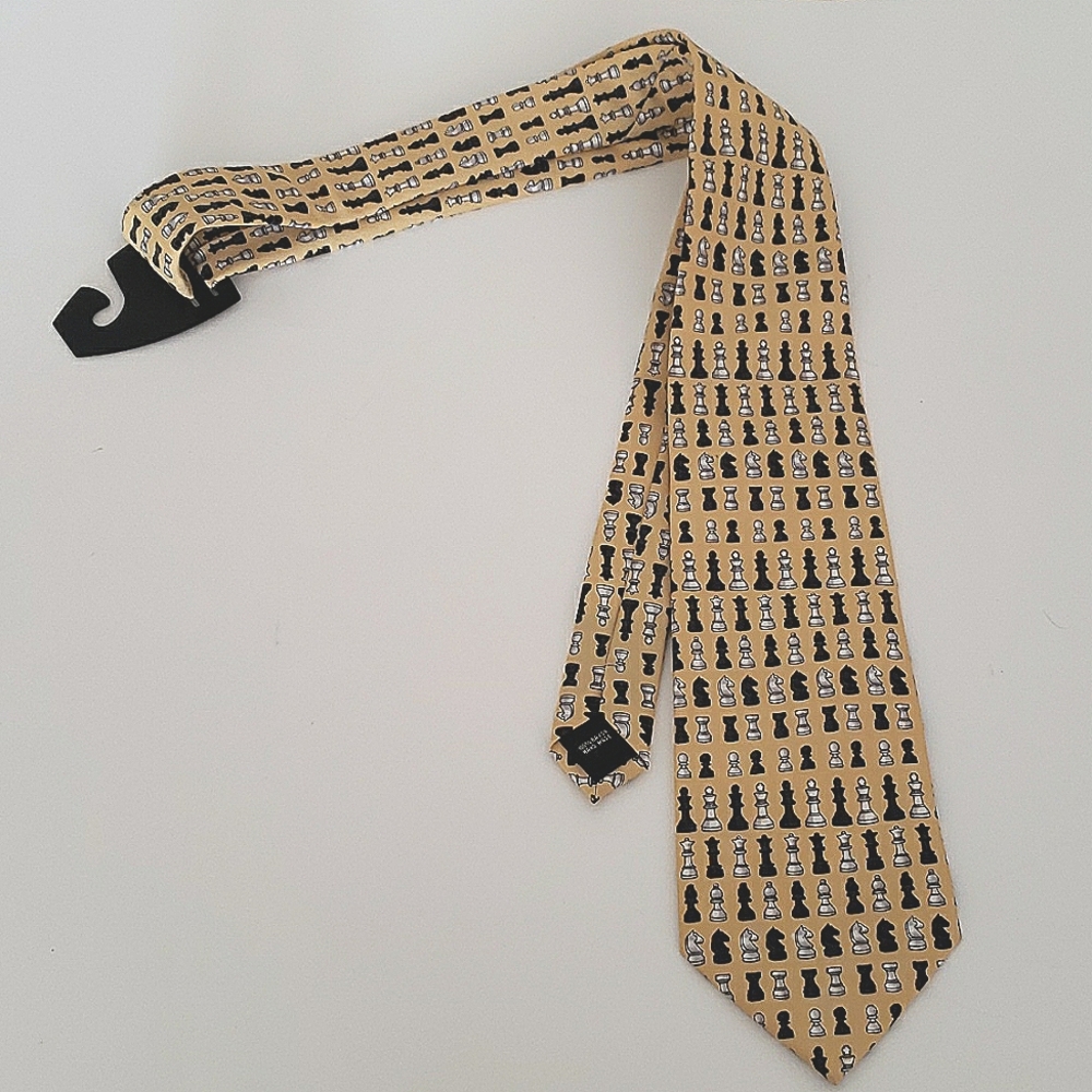Utopia chess tie